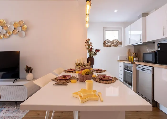 Mhouse Lease Cascais Walk To Beach And Center Cascaes